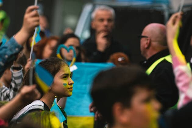 Benefit Concert For Supporting Ukrainian In Essen people waves Ukrain flags as Ukrainian singer Ruslana sings during the Benefit concert held in support of the Ukrain people who affected by the war in Kennedy square in Essen, Germany on June 7, 2022 Essen Germany  Copyright: xYingxTangx originalFilename: tang-notitle220607_npjqa.jpg