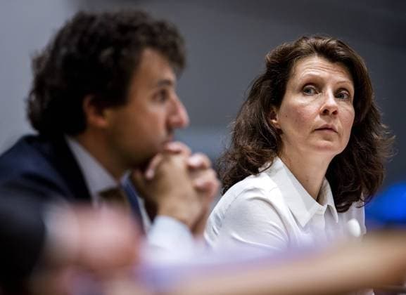 2022-06-08 18:43:31 THE HAGUE - Jesse Klaver (GroenLinks) and Esther Ouwehand (PvdD) in the House of Representatives during the discussion of their proposal for a legislative amendment. This concerns the amendment of the Environmental Management Act and the Economic Offenses Act in connection with the introduction of a fireworks ban for consumers. ANP REMKO DE WAAL netherlands out - belgium out *** 2022 06 08 18 43 31 THE HAGUE Jesse Klaver GroenLinks and Esther Ouwehand PvdD in the House of Representatives during the discussion of their proposal for a legislative amendment This concerns the amendment of the Environmental Management Act and the Economic Offenses Act in connection with the introduction of a fireworks ban for consumers ANP RE  Copyright: xx x450061531x originalFilename: 450061531.jpg