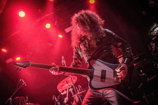 Dirty Honey live in Aarhus, Denmark Aarhus, Denmark. 08th, June 2022. The American rock band Dirty Honey performs a live concert at Train in Aarhus. Here bass player Justin Smolian is seen live on stage. Aarhus Denmark  Copyright: xGonzalesxPhoto SebastianxDammarkx