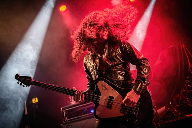 Dirty Honey live in Aarhus, Denmark Aarhus, Denmark. 08th, June 2022. The American rock band Dirty Honey performs a live concert at Train in Aarhus. Here bass player Justin Smolian is seen live on stage. Aarhus Denmark  Copyright: xGonzalesxPhoto SebastianxDammarkx