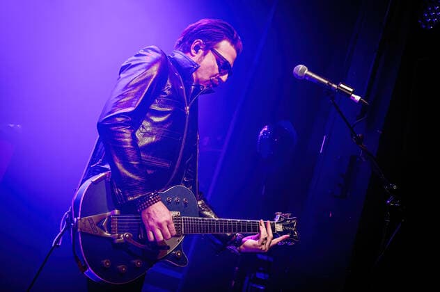 Rival Sons live in Aarhus, Denmark Aarhus, Denmark. 08th, June 2022. The American rock band Rival Sons performs a live concert at Train in Aarhus. Here guitarist Scott Holiday is seen live on stage. Aarhus Denmark  Copyright: xGonzalesxPhoto SebastianxDammarkx