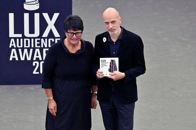 Sabine Verheyen and Sebastian Meise with the 3rd place award for the film Große Freiheit at the Lux Audience Award 2022 ceremony in the plenary hall of the European Parliament Strasbourg, 08 06 2022 Foto:xD.xAnoraganingrumx xFuturexImage