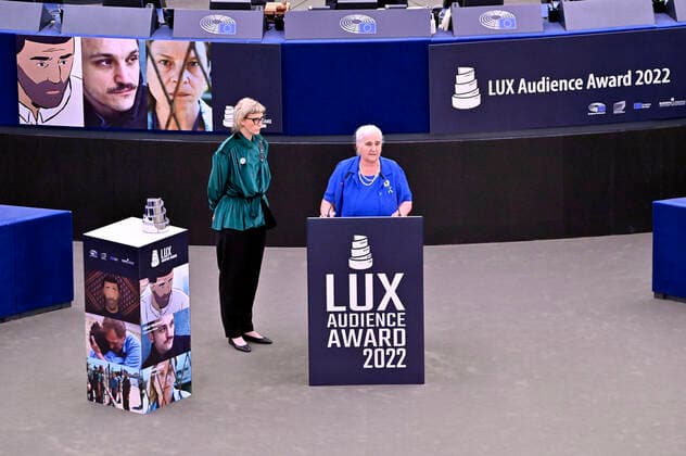 Jasmila Zbanic and Munira Subasic with the award for the best film Quo Vadis, Aida at the Lux Audience Award 2022 ceremony in the plenary hall of the European Parliament Strasbourg, 08 06 2022 Foto:xD.xAnoraganingrumx xFuturexImage