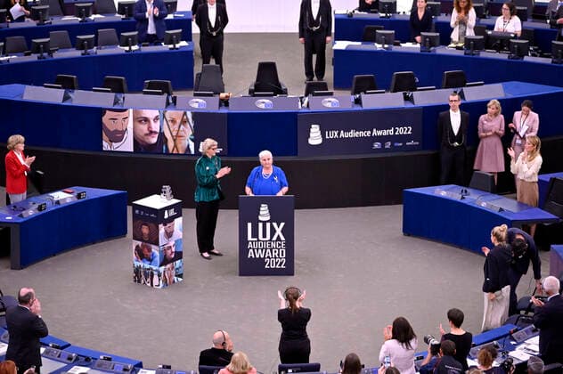 Jasmila Zbanic and Munira Subasic with the award for the best film Quo Vadis, Aida at the Lux Audience Award 2022 ceremony in the plenary hall of the European Parliament Strasbourg, 08 06 2022 Foto:xD.xAnoraganingrumx xFuturexImage