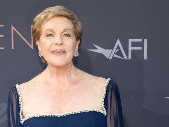 09 June 2022 - Los Angeles, California - Julie Andrews. 48th AFI Life Achievement Award Gala Tribute Celebrating Julie Andrews. Hollywood USA - ZUMAa123 20220609_zaa_a123_048 Copyright: xBillyxBennightx