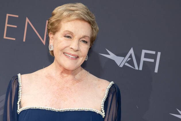 09 June 2022 - Los Angeles, California - Julie Andrews. 48th AFI Life Achievement Award Gala Tribute Celebrating Julie Andrews. Hollywood USA - ZUMAa123 20220609_zaa_a123_100 Copyright: xBillyxBennightx