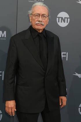 June 9, 2022, Los Angeles, CA, USA: LOS ANGELES - JUN 9: Edward James Olmos at the 48th AFI Life Achievement Award Gala Tribute Celebrating Julie Andrews at Dolby Theater on June 9, 2022 in Los Angeles, CA Los Angeles USA - ZUMAnc22 20220609_zaa_nc22_054 Copyright: xKathyxHutchinsx