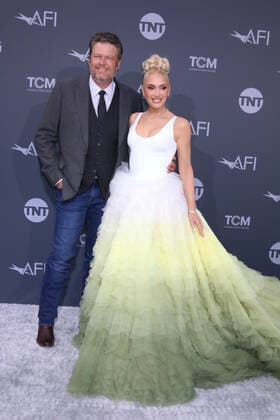 June 9, 2022, Los Angeles, CA, USA: LOS ANGELES - JUN 9: Blake Shelton, Gwen Stefani at the 48th AFI Life Achievement Award Gala Tribute Celebrating Julie Andrews at Dolby Theater on June 9, 2022 in Los Angeles, CA Los Angeles USA - ZUMAnc22 20220609_zaa_nc22_142 Copyright: xKathyxHutchinsx