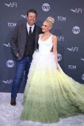 June 9, 2022, Los Angeles, CA, USA: LOS ANGELES - JUN 9: Blake Shelton, Gwen Stefani at the 48th AFI Life Achievement Award Gala Tribute Celebrating Julie Andrews at Dolby Theater on June 9, 2022 in Los Angeles, CA Los Angeles USA - ZUMAnc22 20220609_zaa_nc22_132 Copyright: xKathyxHutchinsx