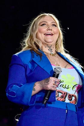 09 June 2022 - Nashville, Tennessee - Elle King. 2022 CMA Fest Nighty Concert Day One held at Nissan Stadium. Photo Credit: Dara-Michelle Farr AdMedia 281343 2022-06-09 Tennessee Nashville  Copyright: xAdMediax STAR_281343_061