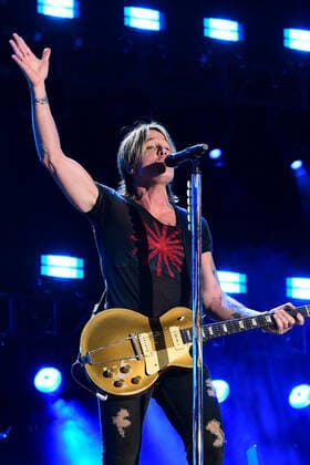 09 June 2022 - Nashville, Tennessee - Keith Urban. 2022 CMA Fest Nighty Concert Day One held at Nissan Stadium. Photo Credit: Dara-Michelle Farr AdMedia 281343 2022-06-09 Tennessee Nashville  Copyright: xAdMediax STAR_281343_062