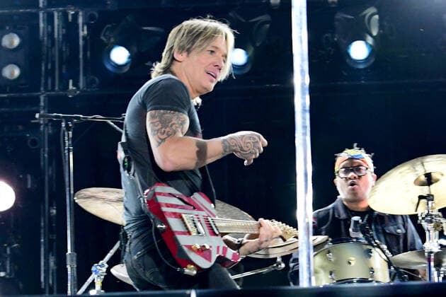 09 June 2022 - Nashville, Tennessee - Keith Urban. 2022 CMA Fest Nighty Concert Day One held at Nissan Stadium. Nashville USA - ZUMAa123 20220609_zaa_a123_169 Copyright: xDara-MichellexFarrx