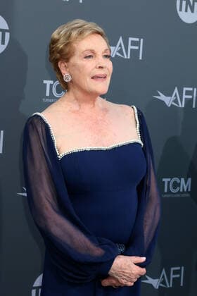 June 9, 2022, Los Angeles, CA, USA: LOS ANGELES - JUN 9: Julie Andrews at the 48th AFI Life Achievement Award Gala Tribute Celebrating Julie Andrews at Dolby Theater on June 9, 2022 in Los Angeles, CA Los Angeles USA - ZUMAnc22 20220609_zaa_nc22_103 Copyright: xKathyxHutchinsx