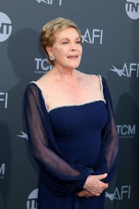 June 9, 2022, Los Angeles, CA, USA: LOS ANGELES - JUN 9: Julie Andrews at the 48th AFI Life Achievement Award Gala Tribute Celebrating Julie Andrews at Dolby Theater on June 9, 2022 in Los Angeles, CA Los Angeles USA - ZUMAnc22 20220609_zaa_nc22_101 Copyright: xKathyxHutchinsx