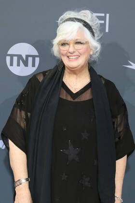 June 9, 2022, Los Angeles, CA, USA: LOS ANGELES - JUN 9: Angela Cartwright at the 48th AFI Life Achievement Award Gala Tribute Celebrating Julie Andrews at Dolby Theater on June 9, 2022 in Los Angeles, CA Los Angeles USA - ZUMAnc22 20220609_zaa_nc22_082 Copyright: xKathyxHutchinsx