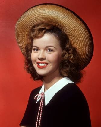 Shirley Temple, Circa 1945. File Reference 34145-858  Copyright: xCinemaxLegacyxCollection ThexHollywoodxArchivex 34145-858 The Hollywood Archive