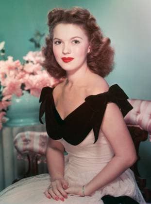 Shirley Temple, Circa 1948. File Reference 34145-937  Copyright: xCinemaxLegacyxCollection ThexHollywoodxArchivex 34145-937 The Hollywood Archive