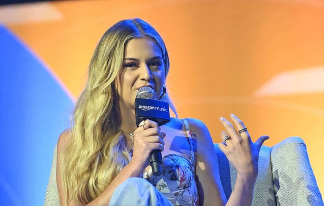 10 June 2022 - Nashville, Tennessee - Kelsea Ballerini. 2022 CMA Fest Day Two Kelsea Ballerini Artist of the Day held at Music City Center. Nashville USA - ZUMAa123 20220610_zaa_a123_019 Copyright: xLauraxFarrx