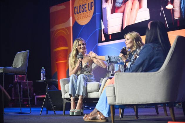 10 June 2022 - Nashville, Tennessee - Kelsea Ballerini. 2022 CMA Fest Day Two Kelsea Ballerini Artist of the Day held at Music City Center. Nashville USA - ZUMAa123 20220610_zaa_a123_037 Copyright: xLauraxFarrx