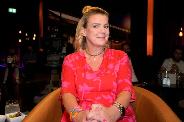 Mirja Boes bei der Aufzeichnung der MDR rbb-Talkshow Riverboat im Studio A im rbb Fernsehzentrum. Berlin, 10.06.2022 *** Mirja Boes at the recording of the MDR rbb talk show Riverboat in Studio A at the rbb television center Berlin, 10 06 2022 Foto:xT.xBartillax xFuturexImage