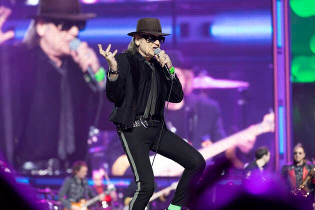 Saenger, musician Udo LINDENBERG mi , dancing, at his concert in the L A N X E S S A R E N A in Cologne, on 10 06 2022,
