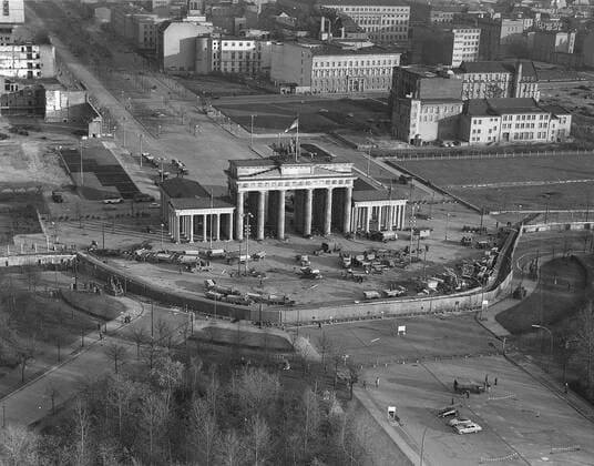 11 22 1961 - Aerial view Berlin Wall - Brandenburg Gate 1062_05_M_-13388-