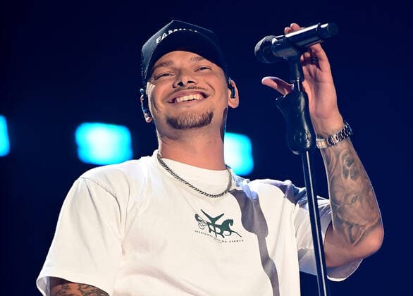 10 June 2022 - Nashville, Tennessee - Kane Brown. 2022 CMA Fest Nightly Concert Day Two held at Nissan Stadium. USA - ZUMAa123 20220610_zaa_a123_496 Copyright: xAdMediax
