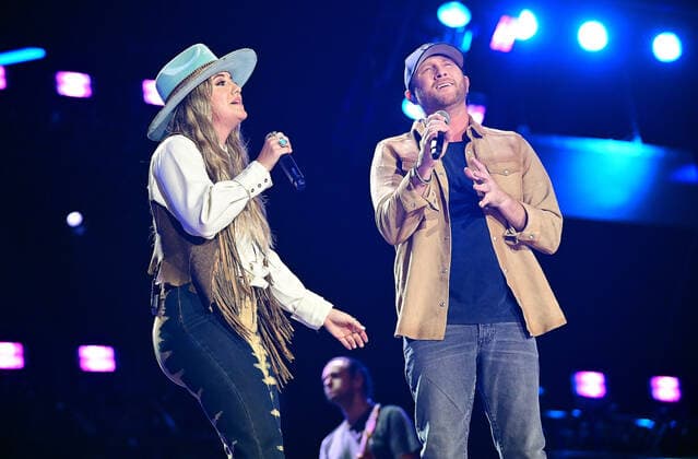10 June 2022 - Nashville, Tennessee - Lainey Wilson, Cole Swindell. 2022 CMA Fest Nightly Concert Day Two held at Nissan Stadium. USA - ZUMAa123 20220610_zaa_a123_477 Copyright: xAdMediax