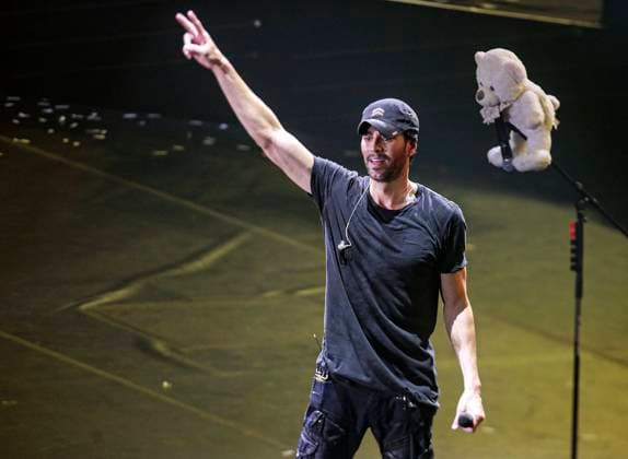 2022.06.10 LODZ ATLAS ARENA N Z ENRIQUE IGLESIAS FOTO: ARTUR KRASZEWSKI A.P.P.A. NEWSPIX.PL --- Newspix.pl  20220610appa_4915ak