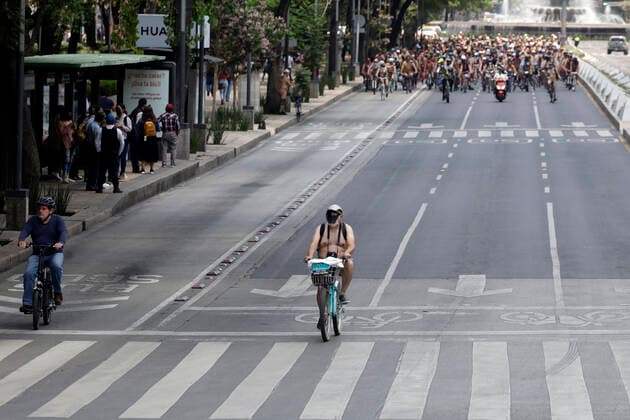 June 11, 2022, Mexico City, Mexico City, Mexico: June 11, 2022, Mexico City, Mexico: Hundreds of cyclists participate during the XV World Naked Bike Ride, for a road culture of respect for cyclists. In Mexico City have died in 56 cyclists in traffic events from 2019 to 2022, reports the Secretariat of Mobility of Mexico City. On Jun 11, 2022 In Mexico City, Mexico. Mexico City Mexico - ZUMAe321 20220611_zia_e321_066 Copyright: xLuisxBarronx xEyepixxGroupx