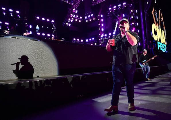 11 June 2022 - Nashville, Tennessee - Luke Combs. 2022 CMA Fest Nightly Concert Day Three held at Nissan Stadium. USA - ZUMAa123 20220611_zaa_a123_421 Copyright: xAdMediax