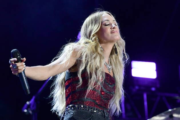 11 June 2022 - Nashville, Tennessee - Carrie Underwood. 2022 CMA Fest Nighty Concert Day Three held at Nissan Stadium. Nashville USA - ZUMAa123 20220611_zaa_a123_400 Copyright: xDara-MichellexFarrx
