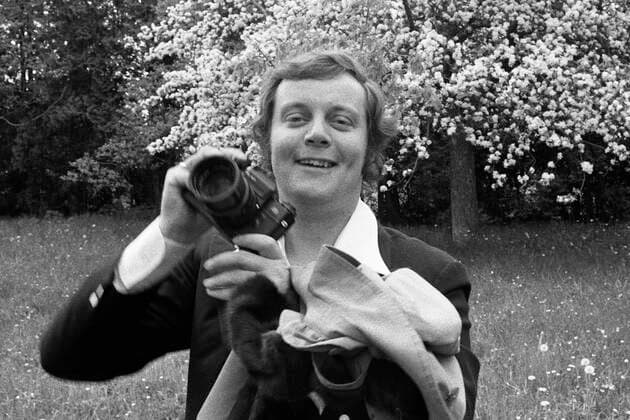 Axel Sven SPRINGER, genannt SVEN SIMON, Fotograf, Gruender der Pressebildagentur SVEN SIMON, Portraet, Portrait, mit Kamera in der Hand, 04.05.1971, black and white, Schwarz - weiss, schwarzweiss, monochrom, SW Monochrome, Schwarzweissfoto, *** Axel Sven SPRINGER, called SVEN SIMON, photographer, founder of the press photo agency SVEN SIMON, portraet, portrait, with camera in hand, 04 05 1971, black and white, black and white, monochrome, SW monochrome, black and white photo,