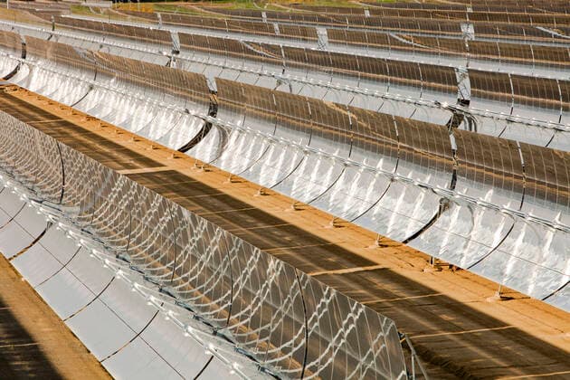IMAGO Nature: Unsere Erde, Energiequellen, Solarthermie Part of the Solucar solar complex owned by Abengoa energy, in Sanlucar La Mayor, Andalucia, Spain. June 2011  1596708 AshleyxCooper