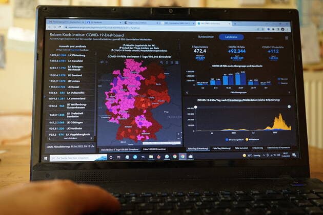 15 06 2022 RKI dashboard, 7-day incidence is now 472.4 RKI dashboard on a Monito Germany
