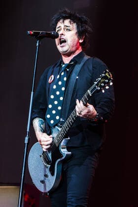 Green Day In Concert Billie Joe Armstrong of Green Day in concert at IDAYS Festival in Milano, Italy, on June 15 2022. Milano Italy  Copyright: xMairoxCinquettix originalFilename: cinquetti-greenday220615_npWap.jpg