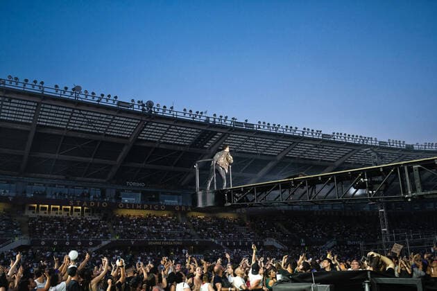 Italy: Cesare Cremonini Stadi Tour 2022 Turin Italy June 15 2022 The Italian singer-songwriter, Cesare Cremonini performs in Turin, with his Stadi 2022 tour Turin Turin Italy Copyright: BrunoxBrizzi
