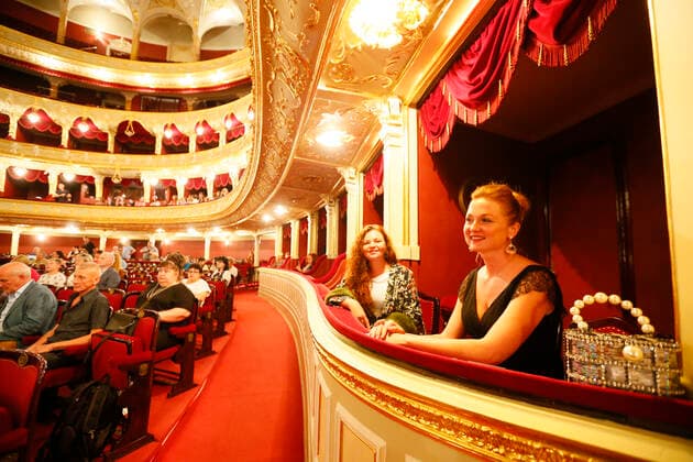 The Odesa Opera Theatre Opened Its Doors To Visitors, For The First Time Since The Russian Invasion In Ukraine Ukrainians attend the first concert, since begining of the Russian invasion in Ukraine, at the Odesa National Academic Opera and Ballet Theatre in Odesa, Ukraine 17 June 2022. The Odesa National Academic Opera and Ballet Theatre opened its doors to visitors again, for the first time since the Russian invasion in Ukraine, and resumes showing their performances and concerts. The first concerts Opera Gala , Ballet Gala and the opera A Zaporozhian Beyond the Danube are dedicated to Ukrainian Army. Odesa Ukraine  Copyright: xSTRx originalFilename: sindeyev-notitle220617_nphpU.jpg