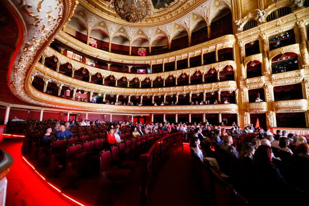 The Odesa Opera Theatre Opened Its Doors To Visitors, For The First Time Since The Russian Invasion In Ukraine Ukrainians attend the first concert, since begining of the Russian invasion in Ukraine, at the Odesa National Academic Opera and Ballet Theatre in Odesa, Ukraine 17 June 2022. The Odesa National Academic Opera and Ballet Theatre opened its doors to visitors again, for the first time since the Russian invasion in Ukraine, and resumes showing their performances and concerts. The first concerts Opera Gala , Ballet Gala and the opera A Zaporozhian Beyond the Danube are dedicated to Ukrainian Army. Odesa Ukraine  Copyright: xSTRx originalFilename: sindeyev-notitle220617_np6D4.jpg