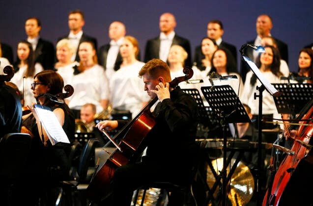 The Odesa Opera Theatre Opened Its Doors To Visitors, For The First Time Since The Russian Invasion In Ukraine Ukrainians artists perform during the first concert, since the beginning of the Russian invasion in Ukraine, at the Odesa National Academic Opera and Ballet Theatre in Odesa, Ukraine 17 June 2022. The Odesa National Academic Opera and Ballet Theatre opened its doors to visitors again, for the first time since the Russian invasion in Ukraine, and resumes showing their performances and concerts. The first concerts Opera Gala , Ballet Gala and the opera A Zaporozhian Beyond the Danube are dedicated to Ukrainian Army. Odesa Ukraine  Copyright: xSTRx originalFilename: sindeyev-notitle220617_npDGu.jpg