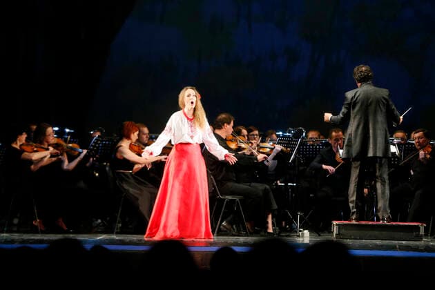 The Odesa Opera Theatre Opened Its Doors To Visitors, For The First Time Since The Russian Invasion In Ukraine Ukrainians artists perform during the first concert, since the beginning of the Russian invasion in Ukraine, at the Odesa National Academic Opera and Ballet Theatre in Odesa, Ukraine 17 June 2022. The Odesa National Academic Opera and Ballet Theatre opened its doors to visitors again, for the first time since the Russian invasion in Ukraine, and resumes showing their performances and concerts. The first concerts Opera Gala , Ballet Gala and the opera A Zaporozhian Beyond the Danube are dedicated to Ukrainian Army. Odesa Ukraine  Copyright: xSTRx originalFilename: sindeyev-notitle220617_npowl.jpg