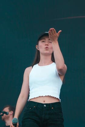 June 17, 2022, Newport, United Kingdom: Norwegian singer songwriter and Scandipop artist Sigrid Solbakk Raabe, Norwegian charts number one and number two in the UK album charts, performing live on stage at the Isle of Wight Festival. Newport United Kingdom - ZUMAs197 20220617_zaa_s197_216 Copyright: xDawnxFletcher-Parkx