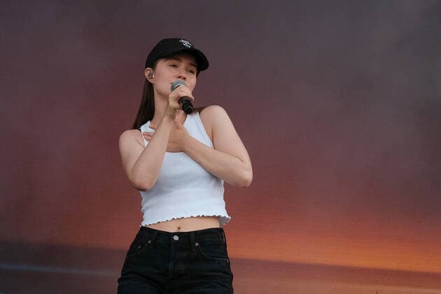 June 17, 2022, Newport, United Kingdom: Norwegian singer songwriter and Scandipop artist Sigrid Solbakk Raabe, Norwegian charts number one and number two in the UK album charts, performing live on stage at the Isle of Wight Festival. Newport United Kingdom - ZUMAs197 20220617_zaa_s197_221 Copyright: xDawnxFletcher-Parkx