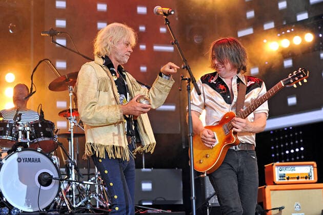 SWR Summer Festival singer Bob Geldof and guitarist Garry Roberts The Boomtown Rats during a performance at the SWR Summer Festival on 17 06 2022 at the Technikmuseum Speyer 20220617MWI21269