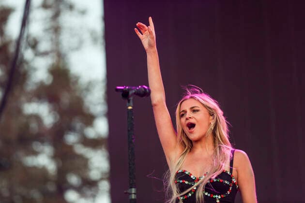 Country Summer Music Festival in Santa Rosa Sonoma June 17, 2022, Santa Rosa, CA, USA: Kelsea Ballerini performs on Day 1 of County Summer Music Festival at Sonoma County Fairgrounds on June 17, 2022 in Santa Rosa, California. Santa Rosa USA - ZUMAs181 20220617_zea_s181_039 Copyright: xImagespacex