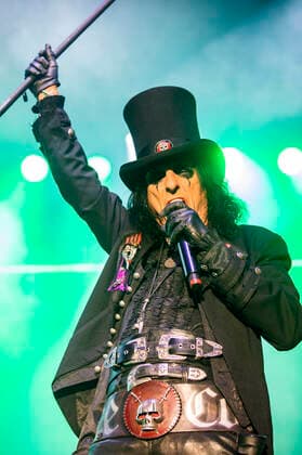 Alice Cooper live at a concert of the Detroit Muscle Live Tour at Stadthalle Zwickau, 17 06 2022 Foto:xM.xPatzigx xFuturexImage
