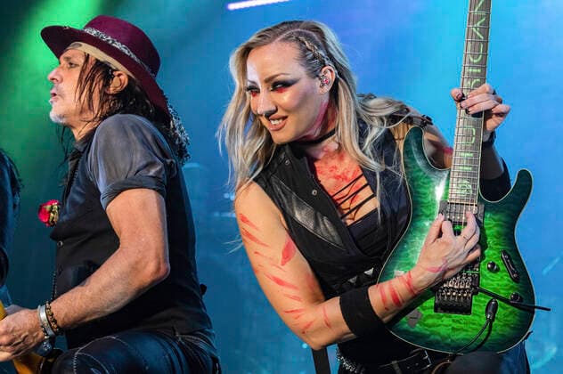 Ryan Roxie and Nita Strauss live at a Detroit Muscle Live Tour concert at Stadthalle Zwickau, 17 06 2022 Foto:xM.xPatzigx xFuturexImage