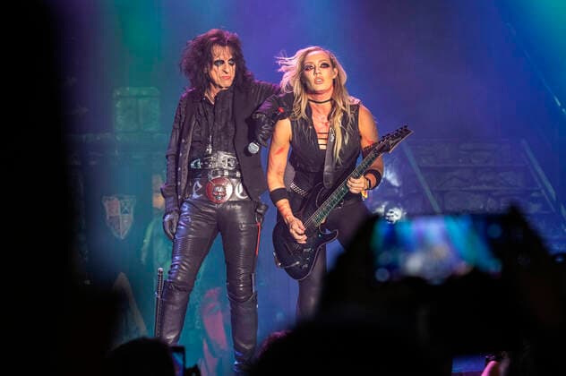 Alice Cooper and Nita Strauss live at a concert of the Detroit Muscle Live Tour at Stadthalle Zwickau, 17 06 2022 Foto:xM.xPatzigx xFuturexImage