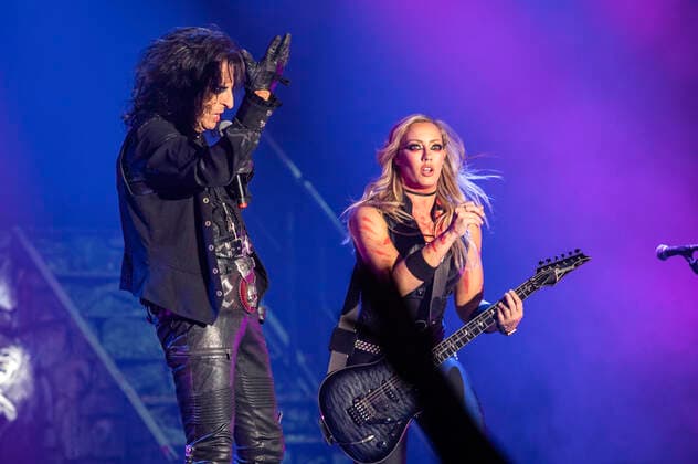 Alice Cooper and Nita Strauss live at a concert of the Detroit Muscle Live Tour at Stadthalle Zwickau, 17 06 2022 Foto:xM.xPatzigx xFuturexImage