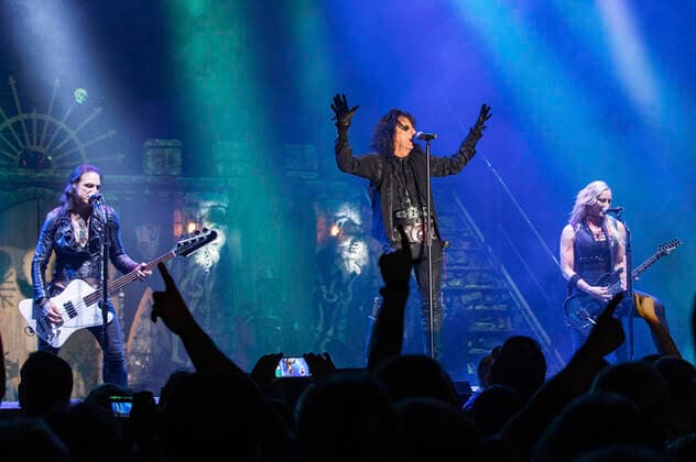 Chuck Garric, Alice Cooper and Nita Strauss live at a concert of the Detroit Muscle Live Tour at Stadthalle Zwickau, 17 06 2022 Foto:xM.xPatzigx xFuturexImage